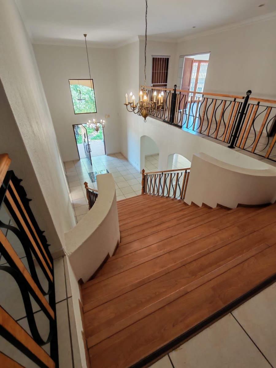 5 Bedroom Property for Sale in Waterkloof Ridge Gauteng