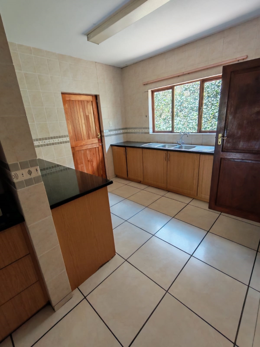 5 Bedroom Property for Sale in Waterkloof Ridge Gauteng