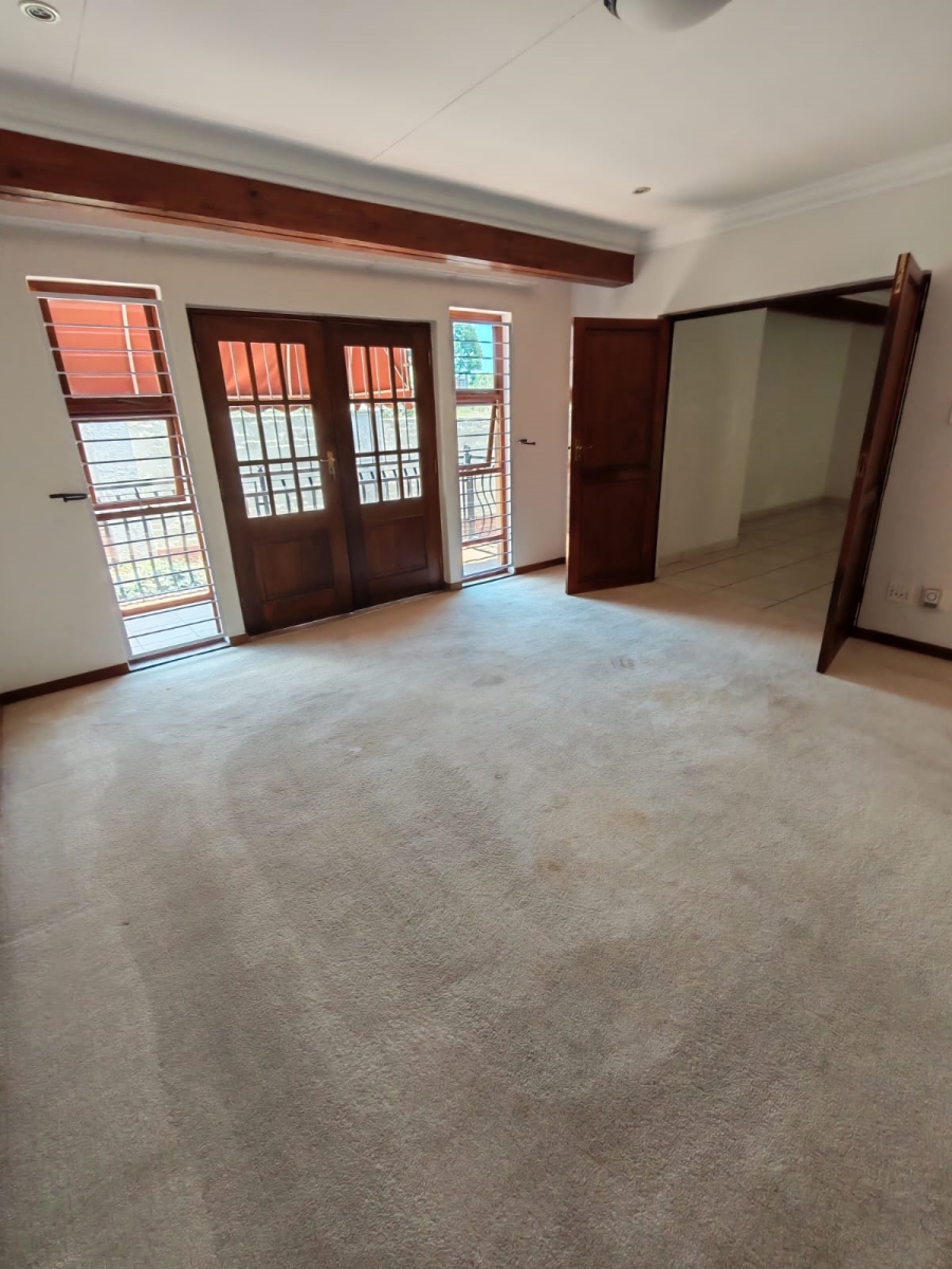 5 Bedroom Property for Sale in Waterkloof Ridge Gauteng