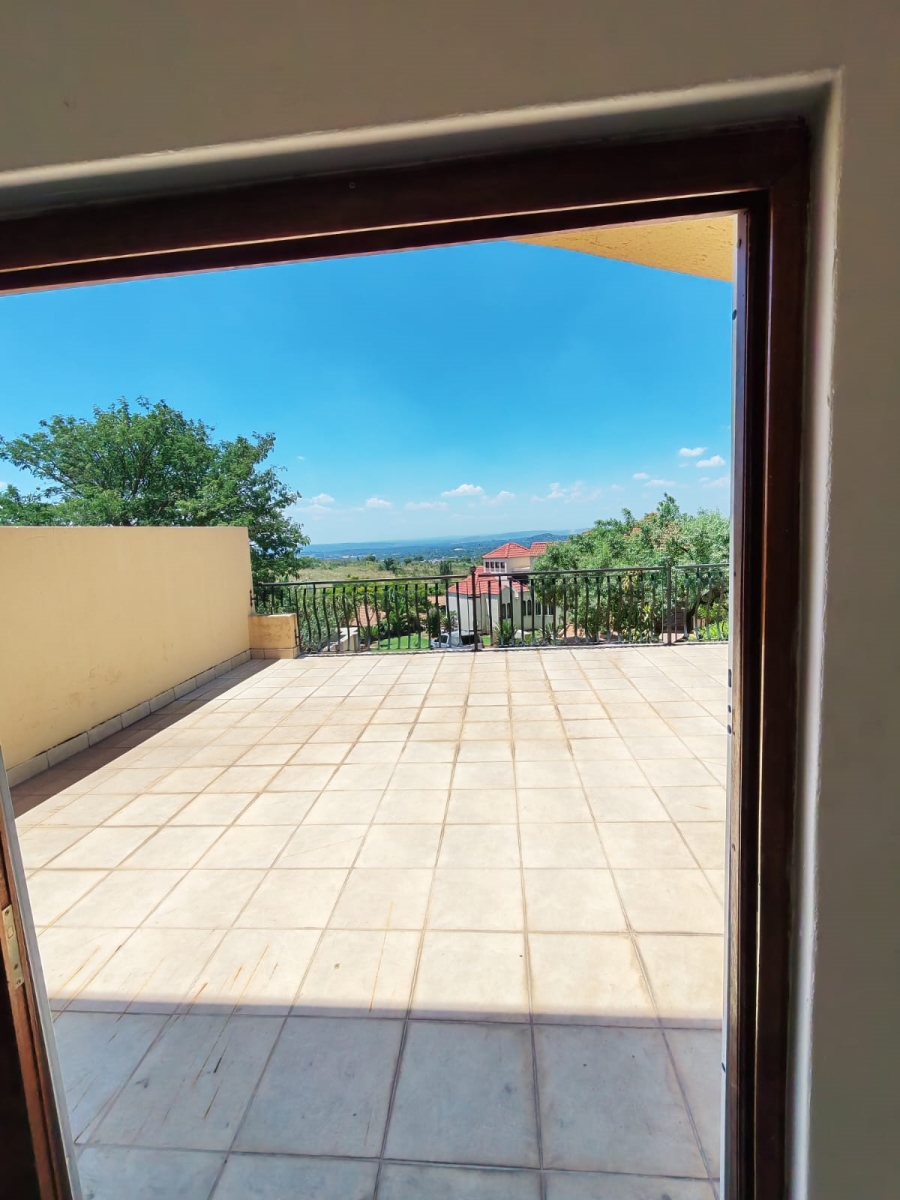 5 Bedroom Property for Sale in Waterkloof Ridge Gauteng