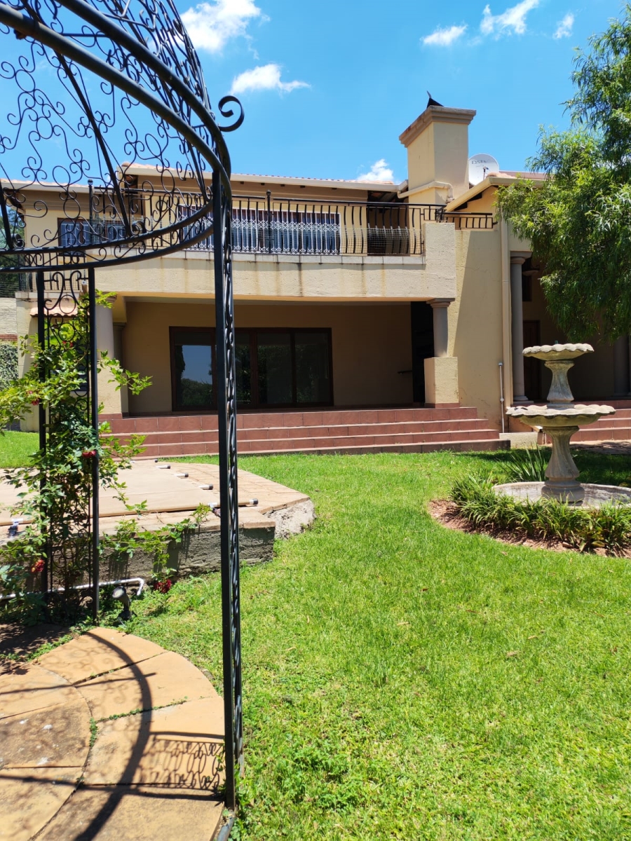 5 Bedroom Property for Sale in Waterkloof Ridge Gauteng