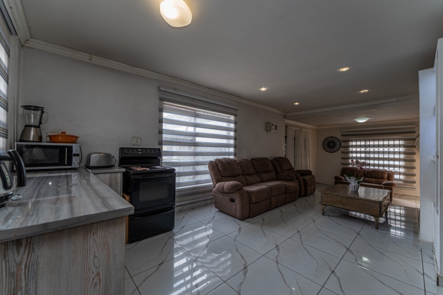 To Let 4 Bedroom Property for Rent in Mindalore Gauteng