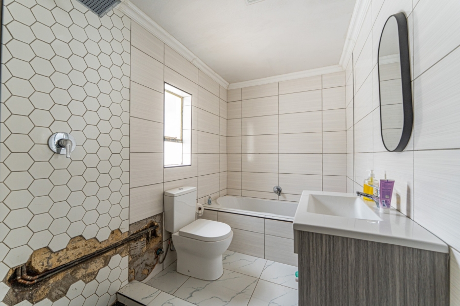 To Let 4 Bedroom Property for Rent in Mindalore Gauteng