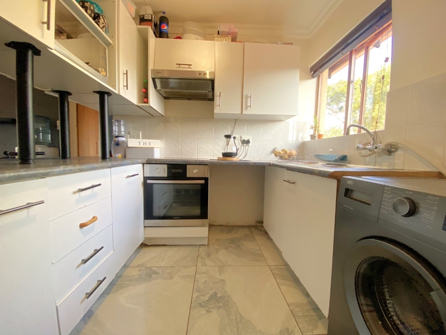2 Bedroom Property for Sale in Fairland Gauteng