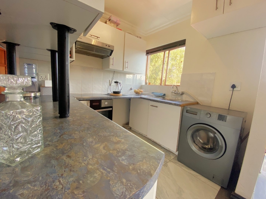 2 Bedroom Property for Sale in Fairland Gauteng