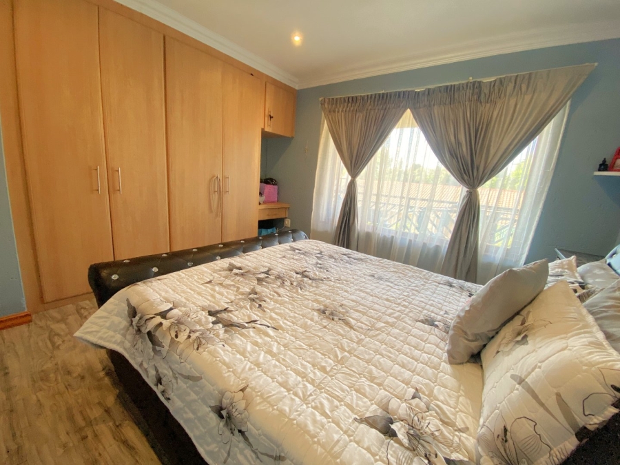 2 Bedroom Property for Sale in Fairland Gauteng