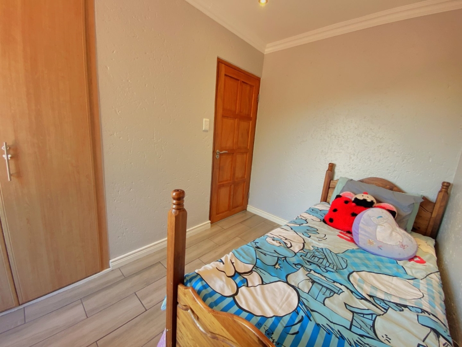 2 Bedroom Property for Sale in Fairland Gauteng