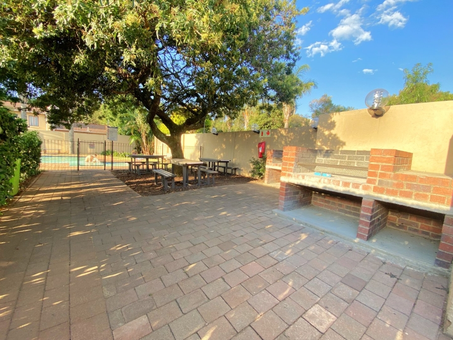 2 Bedroom Property for Sale in Fairland Gauteng