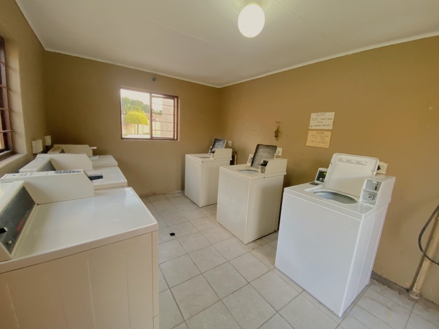 2 Bedroom Property for Sale in Fairland Gauteng