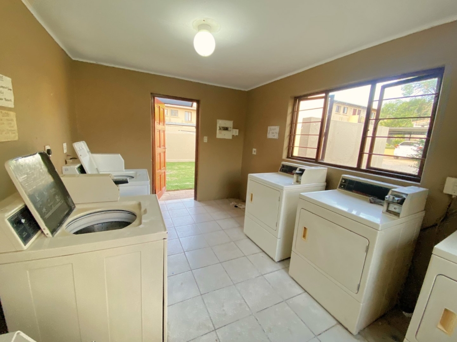 2 Bedroom Property for Sale in Fairland Gauteng