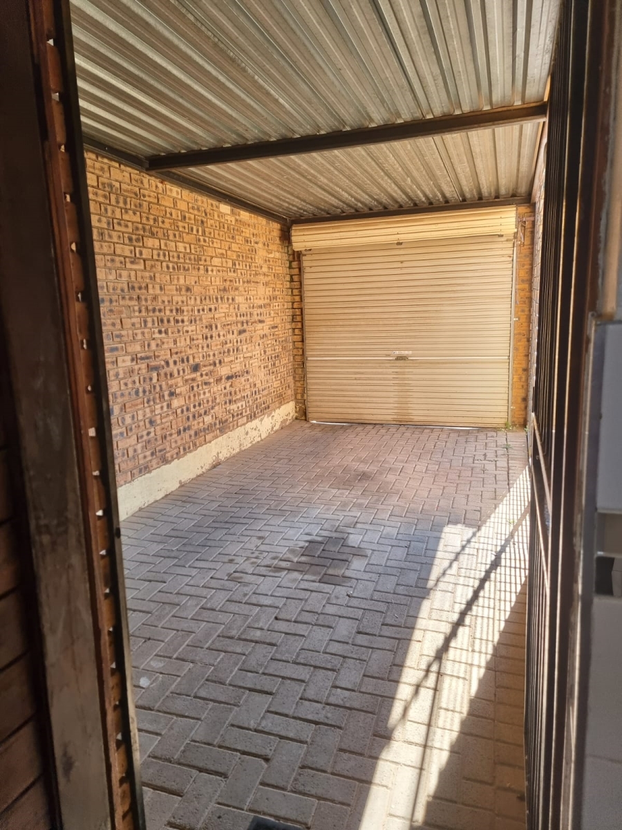 3 Bedroom Property for Sale in Honeydew Gauteng