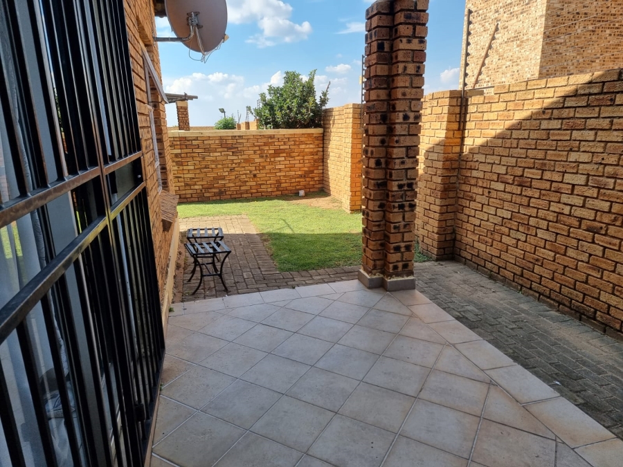 3 Bedroom Property for Sale in Honeydew Gauteng