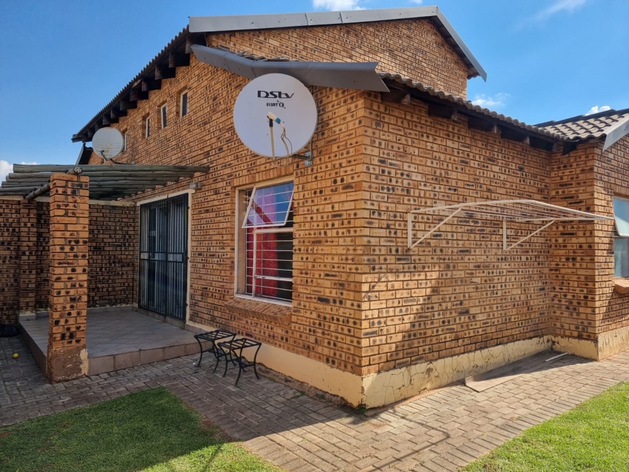 3 Bedroom Property for Sale in Honeydew Gauteng