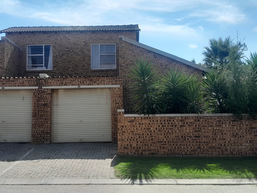 1 Bedroom Property for Sale in Honeydew Gauteng