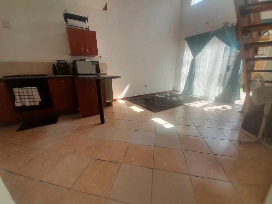1 Bedroom Property for Sale in Honeydew Gauteng