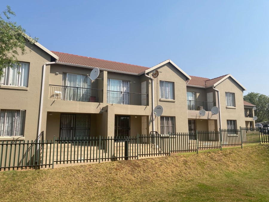 2 Bedroom Property for Sale in Willowbrook Gauteng