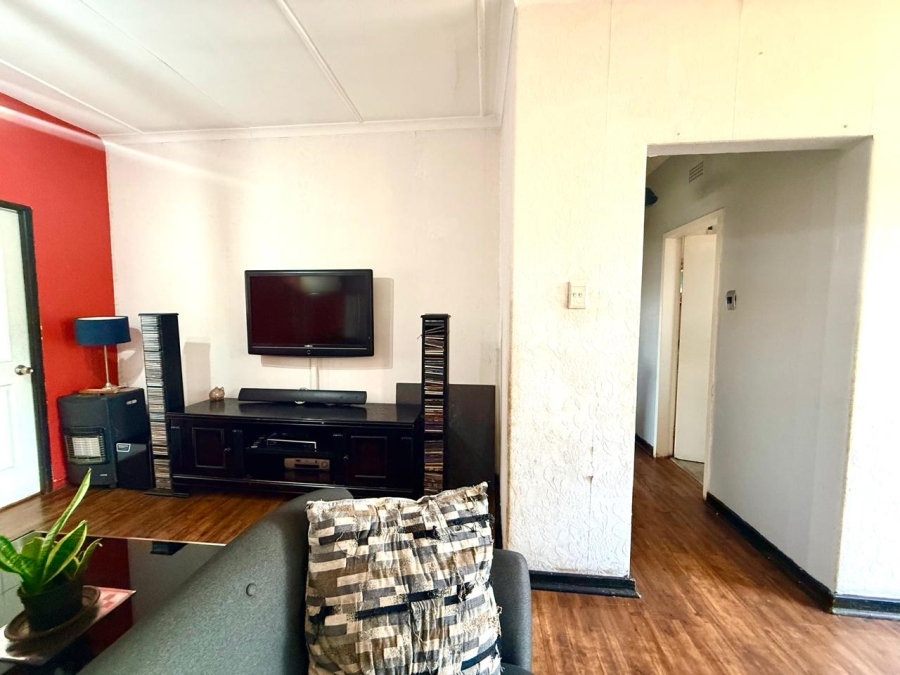 2 Bedroom Property for Sale in Windsor East Gauteng