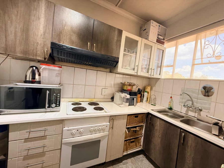 2 Bedroom Property for Sale in Windsor East Gauteng