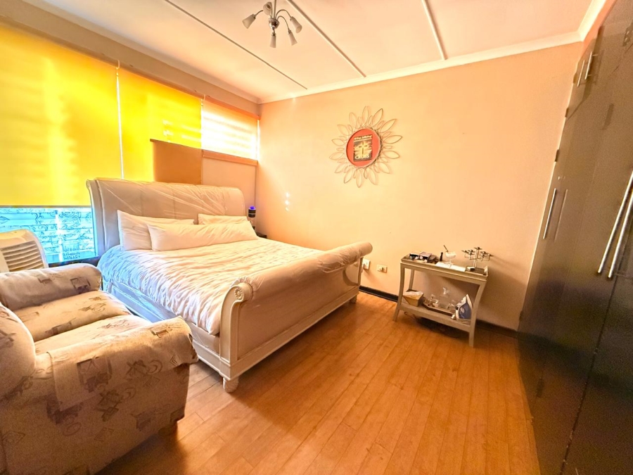 2 Bedroom Property for Sale in Windsor East Gauteng