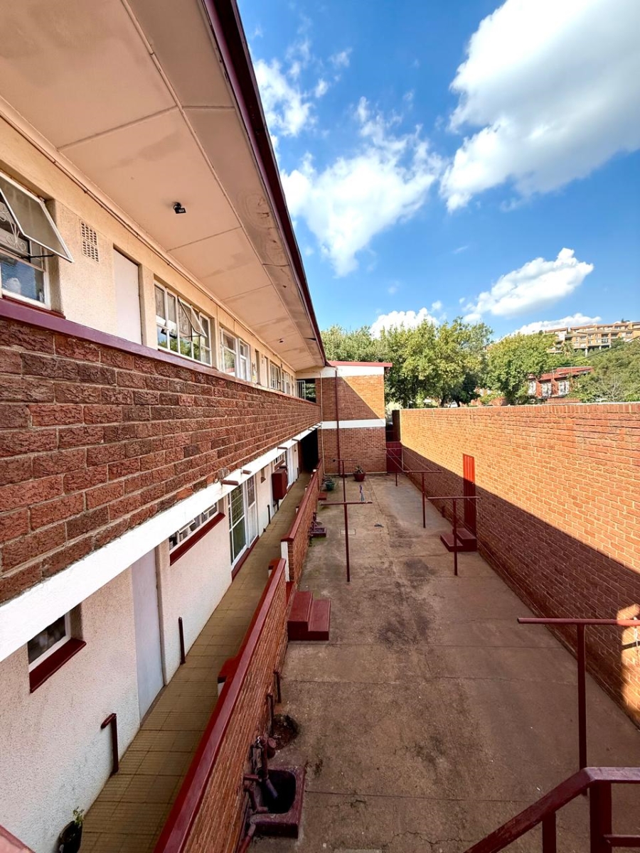 2 Bedroom Property for Sale in Windsor East Gauteng