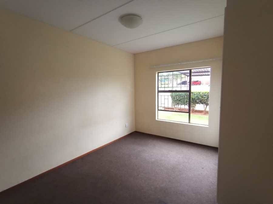 To Let 2 Bedroom Property for Rent in Sugar Bush Estate Gauteng