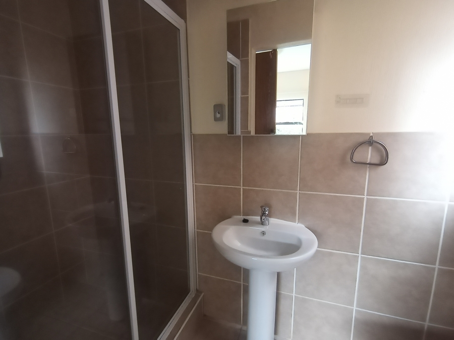 To Let 2 Bedroom Property for Rent in Sugar Bush Estate Gauteng