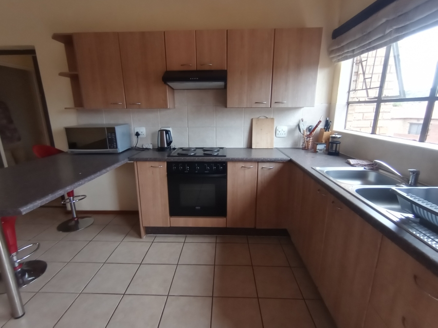 To Let 2 Bedroom Property for Rent in Sugar Bush Estate Gauteng