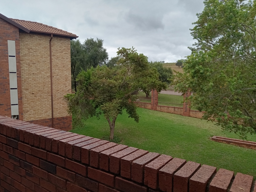To Let 2 Bedroom Property for Rent in Sugar Bush Estate Gauteng