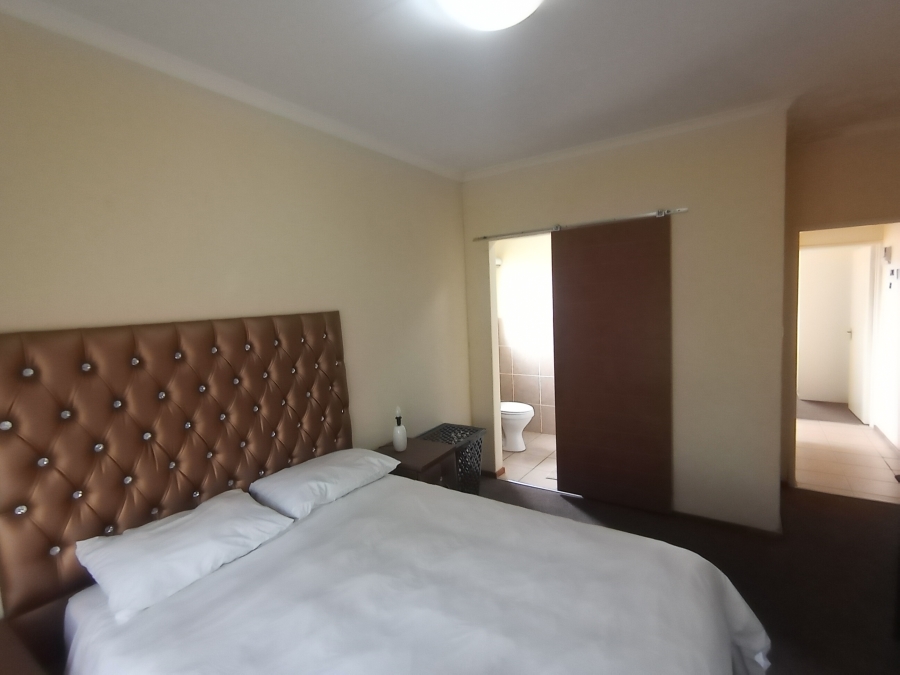 To Let 2 Bedroom Property for Rent in Sugar Bush Estate Gauteng
