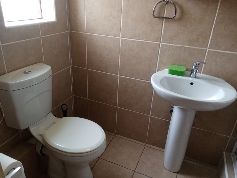 To Let 2 Bedroom Property for Rent in Sugar Bush Estate Gauteng