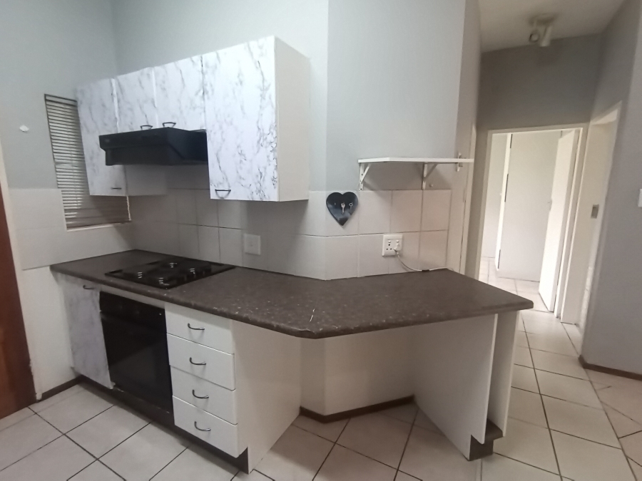 2 Bedroom Property for Sale in Roodekrans Gauteng