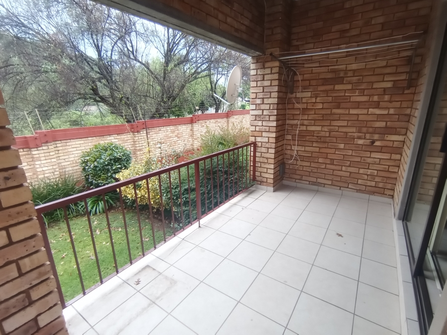 2 Bedroom Property for Sale in Roodekrans Gauteng