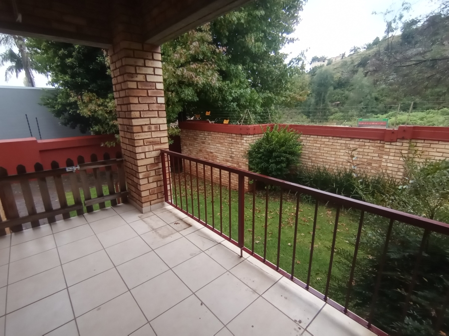 2 Bedroom Property for Sale in Roodekrans Gauteng