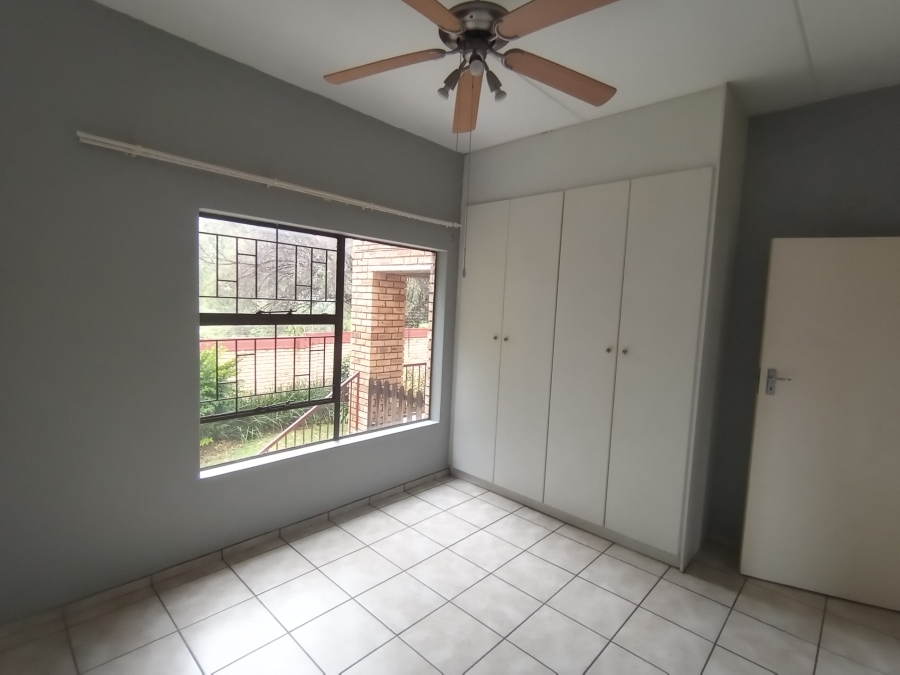 2 Bedroom Property for Sale in Roodekrans Gauteng