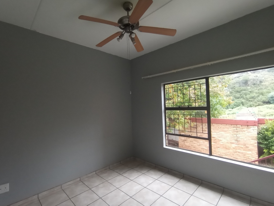 2 Bedroom Property for Sale in Roodekrans Gauteng