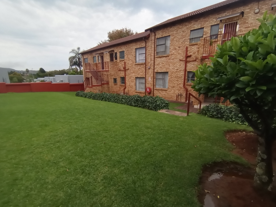 2 Bedroom Property for Sale in Roodekrans Gauteng