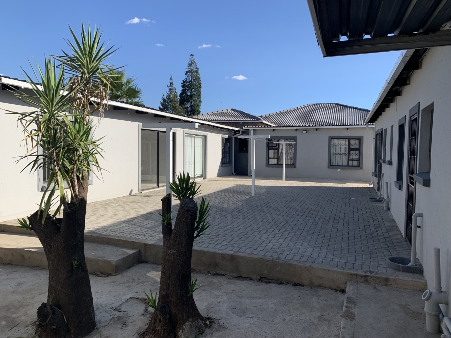To Let 1 Bedroom Property for Rent in Delville Gauteng