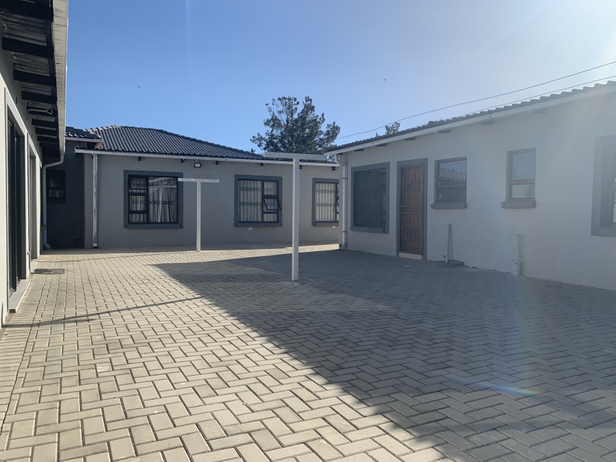 To Let 1 Bedroom Property for Rent in Delville Gauteng