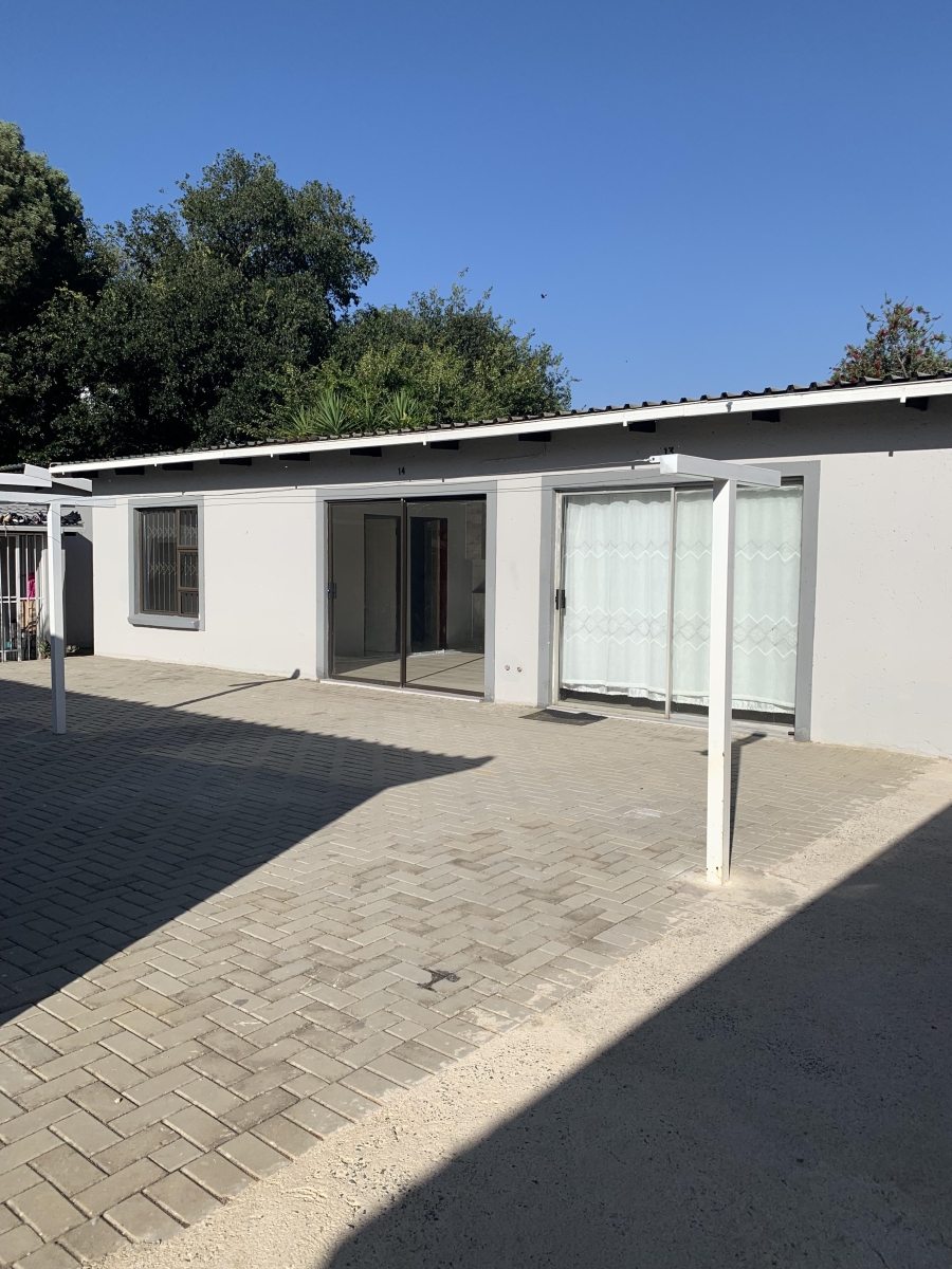 To Let 1 Bedroom Property for Rent in Delville Gauteng