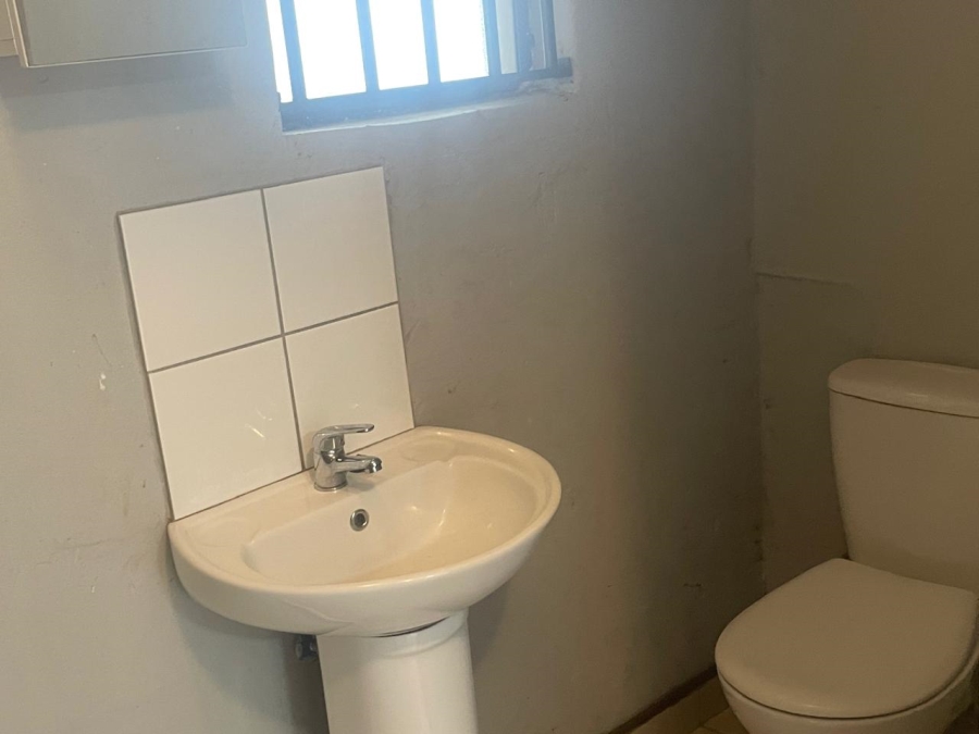 To Let 1 Bedroom Property for Rent in Delville Gauteng
