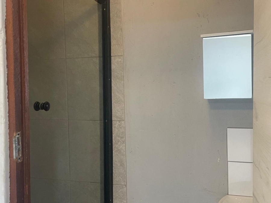 To Let 1 Bedroom Property for Rent in Delville Gauteng