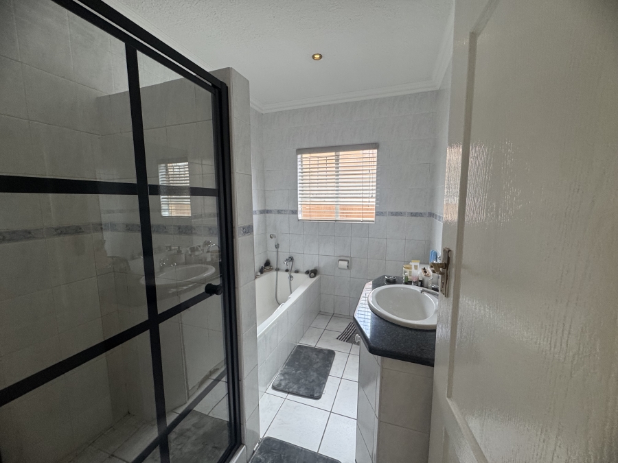 3 Bedroom Property for Sale in Beyers Park Gauteng