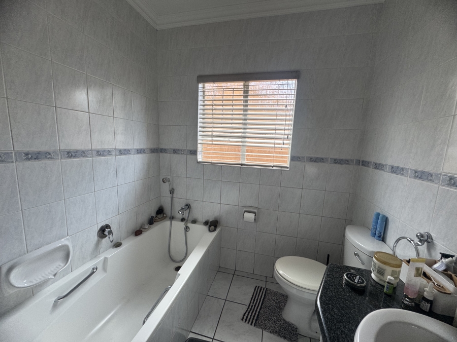 3 Bedroom Property for Sale in Beyers Park Gauteng