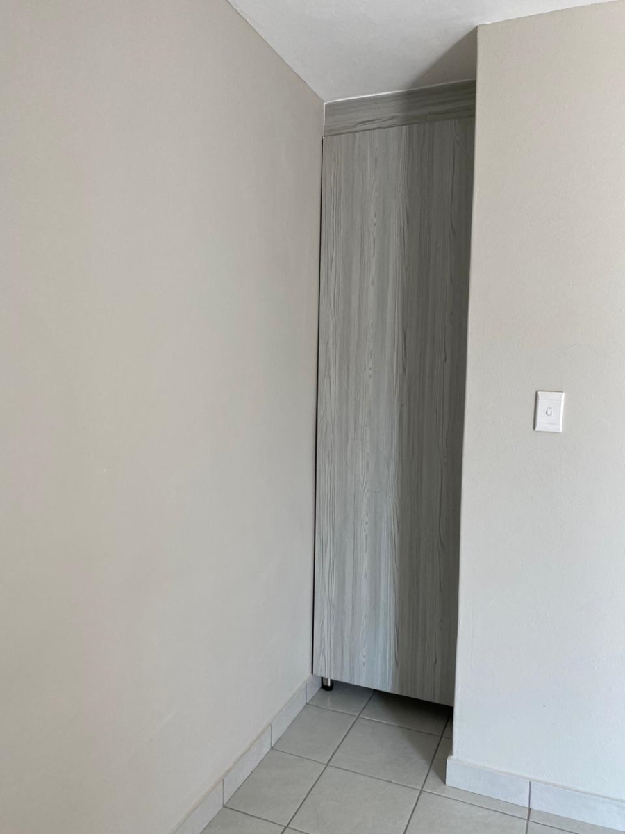 1 Bedroom Property for Sale in Birch Acres Gauteng