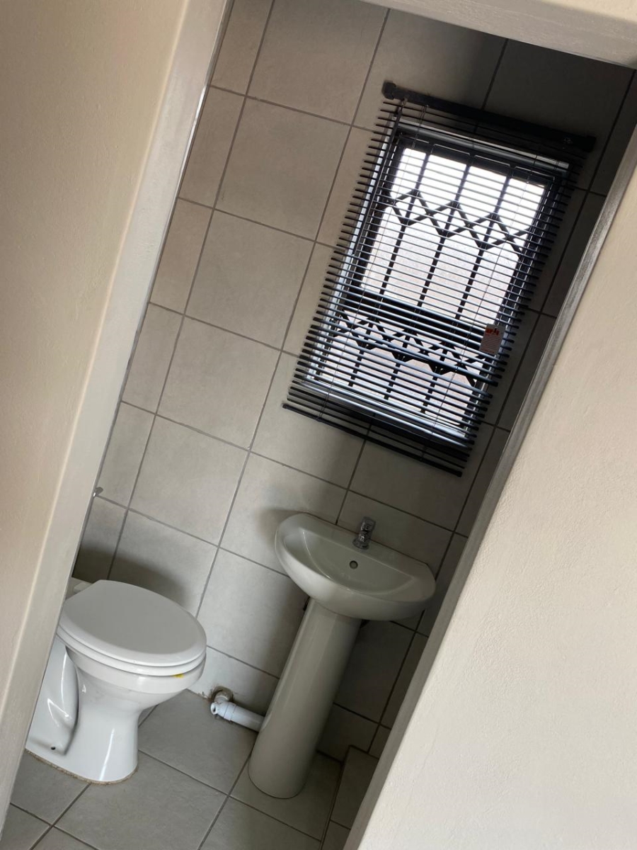 1 Bedroom Property for Sale in Birch Acres Gauteng