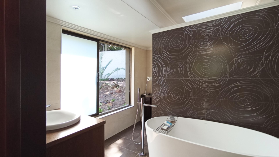 6 Bedroom Property for Sale in Morningside Gauteng