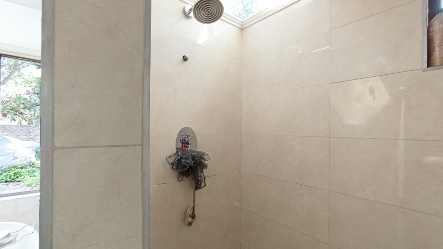 6 Bedroom Property for Sale in Morningside Gauteng