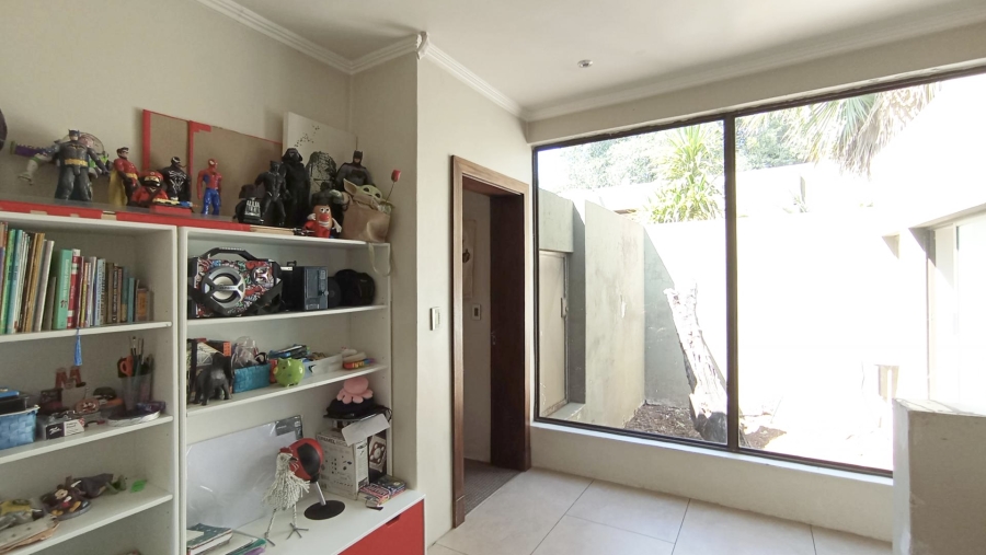 6 Bedroom Property for Sale in Morningside Gauteng