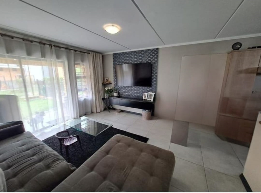 2 Bedroom Property for Sale in Amberfield Gauteng