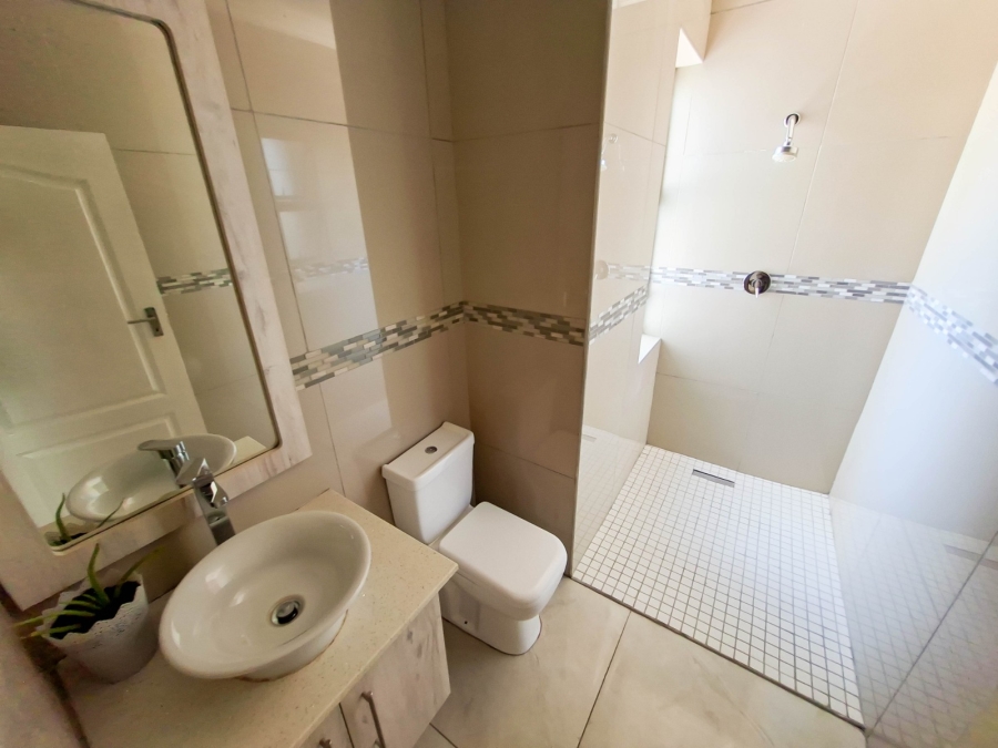 To Let 5 Bedroom Property for Rent in Eldo Ridge Estate Gauteng